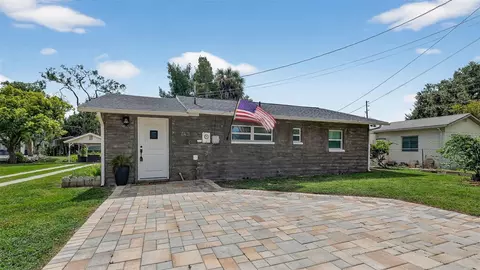Exterior - 5411 Teal Dr, Weeki Wachee, FL 34607 photo 2 of 15