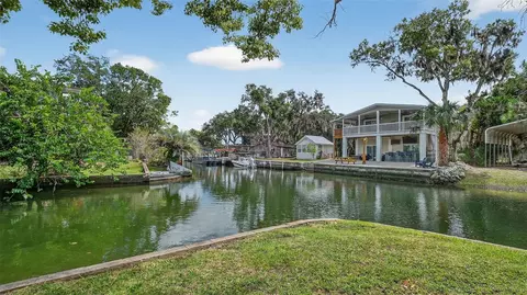 Exterior - 5411 Teal Dr, Weeki Wachee, FL 34607 photo 11 of 15