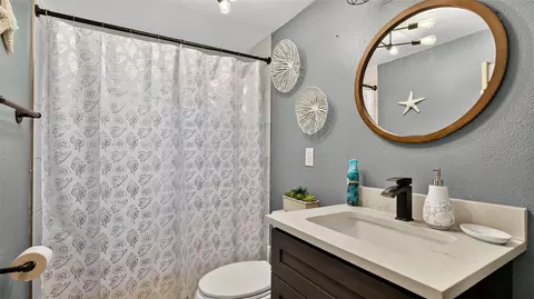 Bath - 5411 Teal Dr, Weeki Wachee, FL 34607 photo 1 of 1