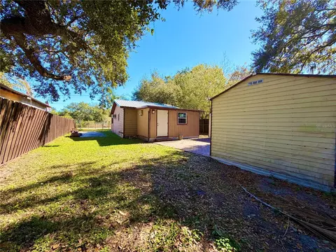 Exterior - 2318 Hibiscus Ave, Seffner, FL 33584 photo 4 of 4