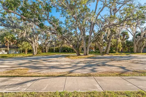 404 Canal St, Tarpon Springs, FL 34689