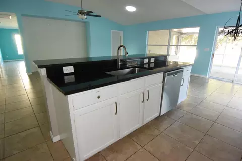 Kitchen - 11454 Walden Loop, Parrish, FL 34219 photo 3 of 6