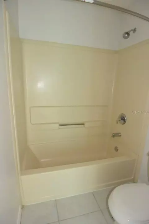 Bath - 11454 Walden Loop, Parrish, FL 34219 photo 6 of 6
