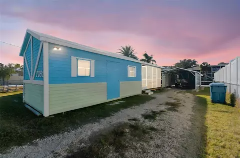 7091 Westwind St, Weeki Wachee, FL 34607
