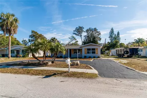 7122 Astor Dr, New Port Richey, FL 34652