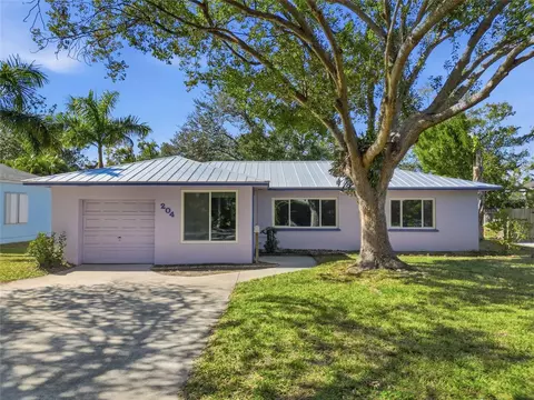 204 22nd St W, Bradenton, FL 34205