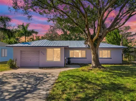 204 22nd St W, Bradenton, FL 34205