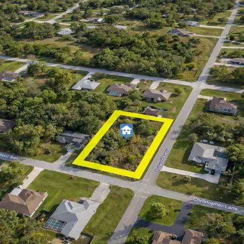 8342 Christopher Ln, Weeki Wachee, FL 34613
