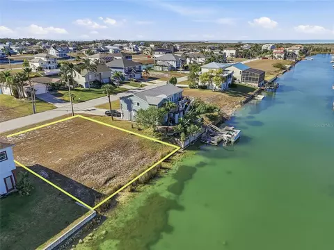 4017 Bluefish Dr, Hernando Beach, FL 34607