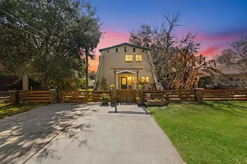 6271 Colony Cir, Weeki Wachee, FL 34607