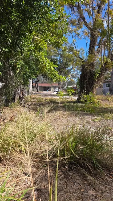 1525 41st St S, Saint Petersburg, FL 33711