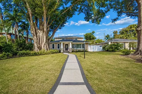 427 Villagrande Ave S, Saint Petersburg, FL 33707