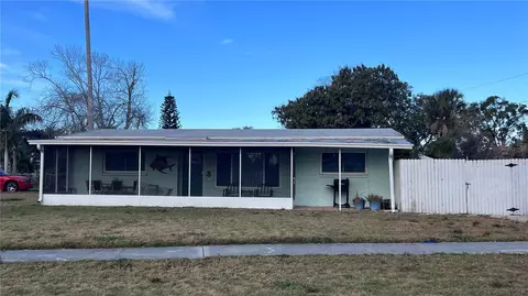 701 Sunset Dr, Tarpon Springs, FL 34689