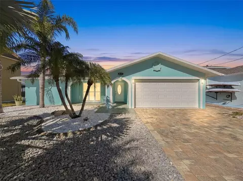 6637 Driftwood Dr, Hudson, FL 34667
