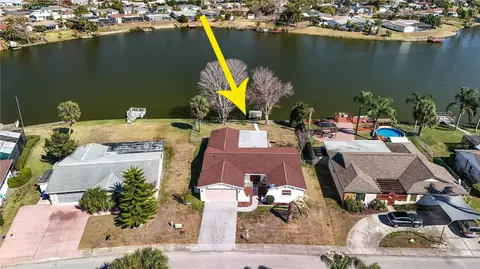 9616 Lake Christina Ln, Port Richey, FL 34668