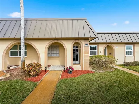 4233 Stratford Dr #D, New Port Richey, FL 34652