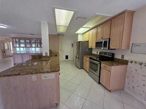 Kitchen - 2376 Bent Pine Ct, Spring Hill, FL 34606 photo 3 of 4