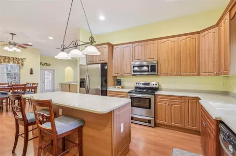 Kitchen - 30342 Vitex Ave, Eustis, FL 32736 photo 2 of 2