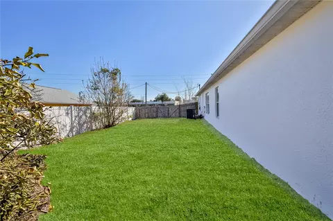 Exterior - 5437 Freeport Dr, Spring Hill, FL 34606 photo 6 of 10