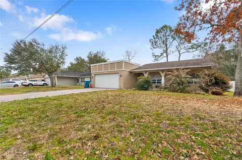 Exterior - 7466 Apache Trl, Spring Hill, FL 34606 photo 2 of 8