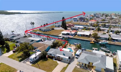 13525 Maria Dr, Hudson, FL 34667