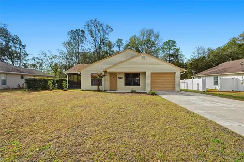 21174 SW Peach Blossom St, Dunnellon, FL 34431