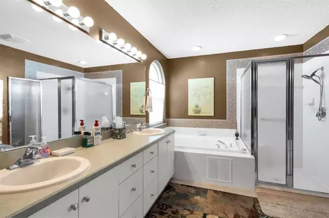 Bath - 11634 Wheatfield Loop, Hudson, FL 34667 photo 1 of 4