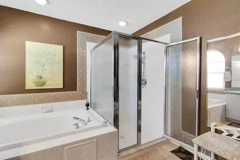 Bath - 11634 Wheatfield Loop, Hudson, FL 34667 photo 2 of 4