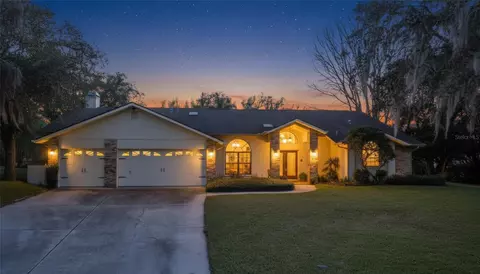 8021 Moonlight Ln, New Port Richey, FL 34654