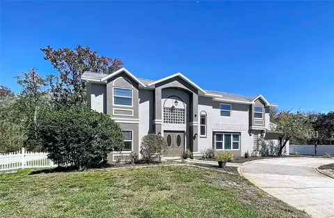 10655 Lakeview Dr, New Port Richey, FL 34654