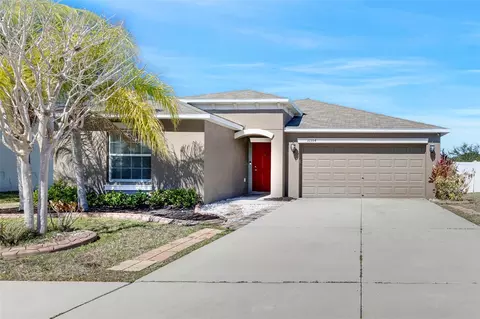 10554 Standing Stone Dr, Wimauma, FL 33598