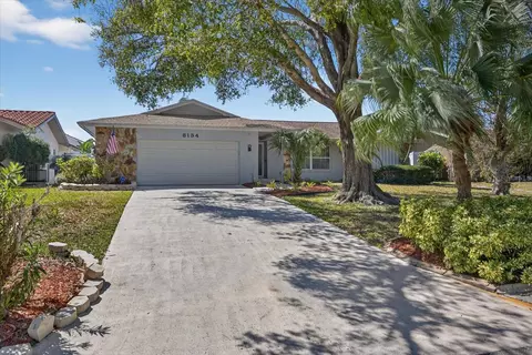 8134 Bayshore Dr, Seminole, FL 33776