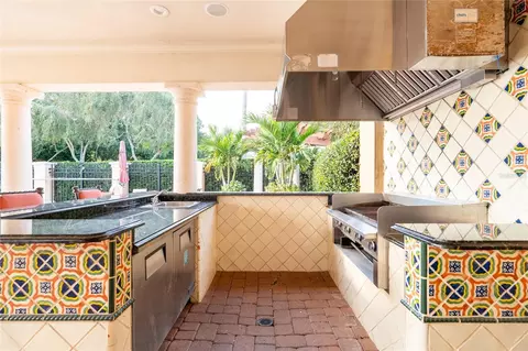 Kitchen - 1543 Parilla Cir, New Port Richey, FL 34655 photo 8 of 8