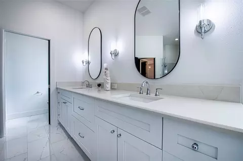 Bath - 1543 Parilla Cir, New Port Richey, FL 34655 photo 3 of 9
