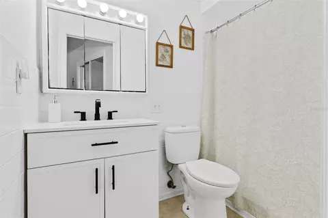 Bath - 2353 Bishop Rd, Spring Hill, FL 34608 photo 2 of 2