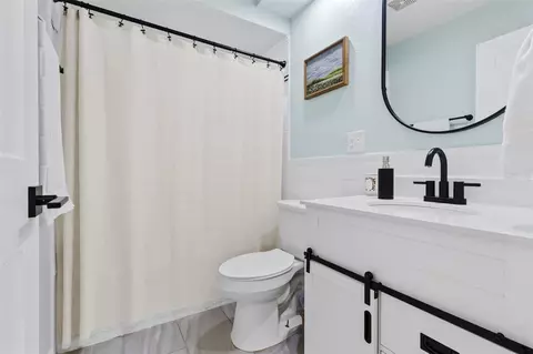 Bath - 2353 Bishop Rd, Spring Hill, FL 34608 photo 1 of 2