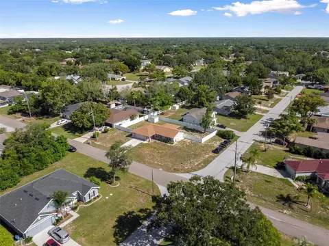 View/Area - 2353 Bishop Rd, Spring Hill, FL 34608 photo 4 of 9