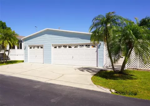 2016 Lake Linda Cir, Lutz, FL 33558