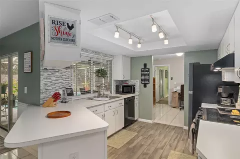 Kitchen - 6101 County Line Rd, Spring Hill, FL 34606 photo 3 of 3