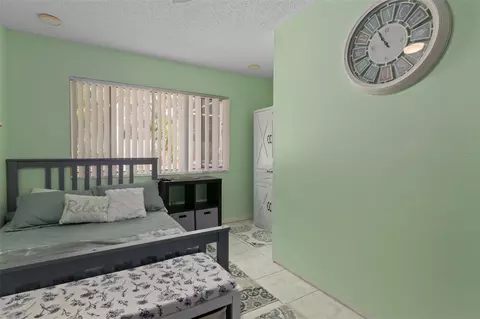 Bedroom - 6101 County Line Rd, Spring Hill, FL 34606 photo 7 of 8
