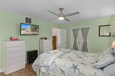 Bedroom - 6101 County Line Rd, Spring Hill, FL 34606 photo 2 of 8
