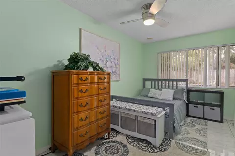 Bedroom - 6101 County Line Rd, Spring Hill, FL 34606 photo 6 of 8