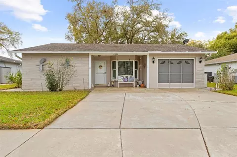8030 Gleneagle Dr, Port Richey, FL 34668