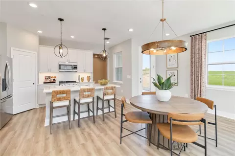 Dining - 2450 Magnolia Reserve Rd, Ocoee, FL 34761 photo 2 of 3