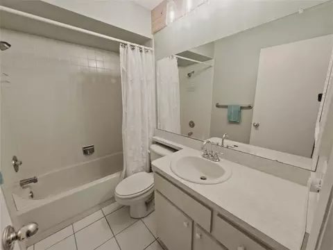 Bath - 7535 Greystone Dr, Hudson, FL 34667 photo 3 of 4