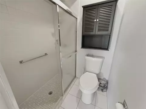 Bath - 7535 Greystone Dr, Hudson, FL 34667 photo 2 of 4