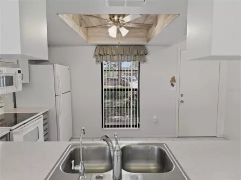 Kitchen - 7535 Greystone Dr, Hudson, FL 34667 photo 6 of 6
