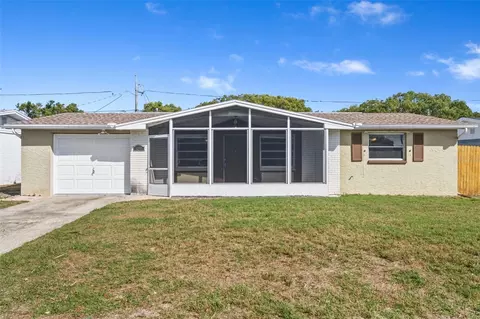 5203 Manor Dr, New Port Richey, FL 34652