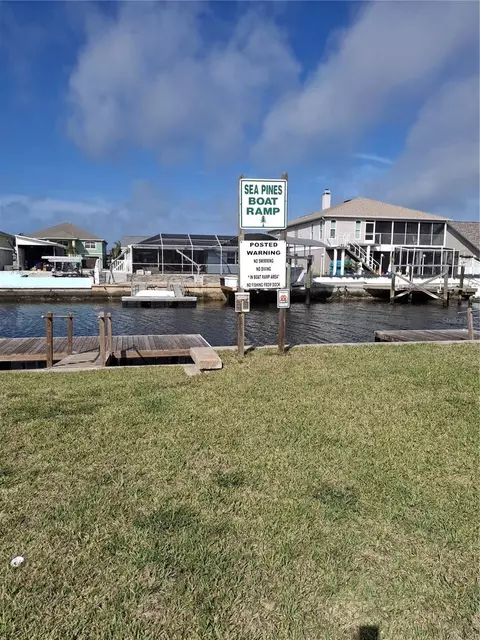 Exterior - 7434 Mako Dr, Hudson, FL 34667 photo 6 of 6