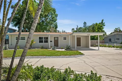 4135 Shore Acres Blvd NE, Saint Petersburg, FL 33703